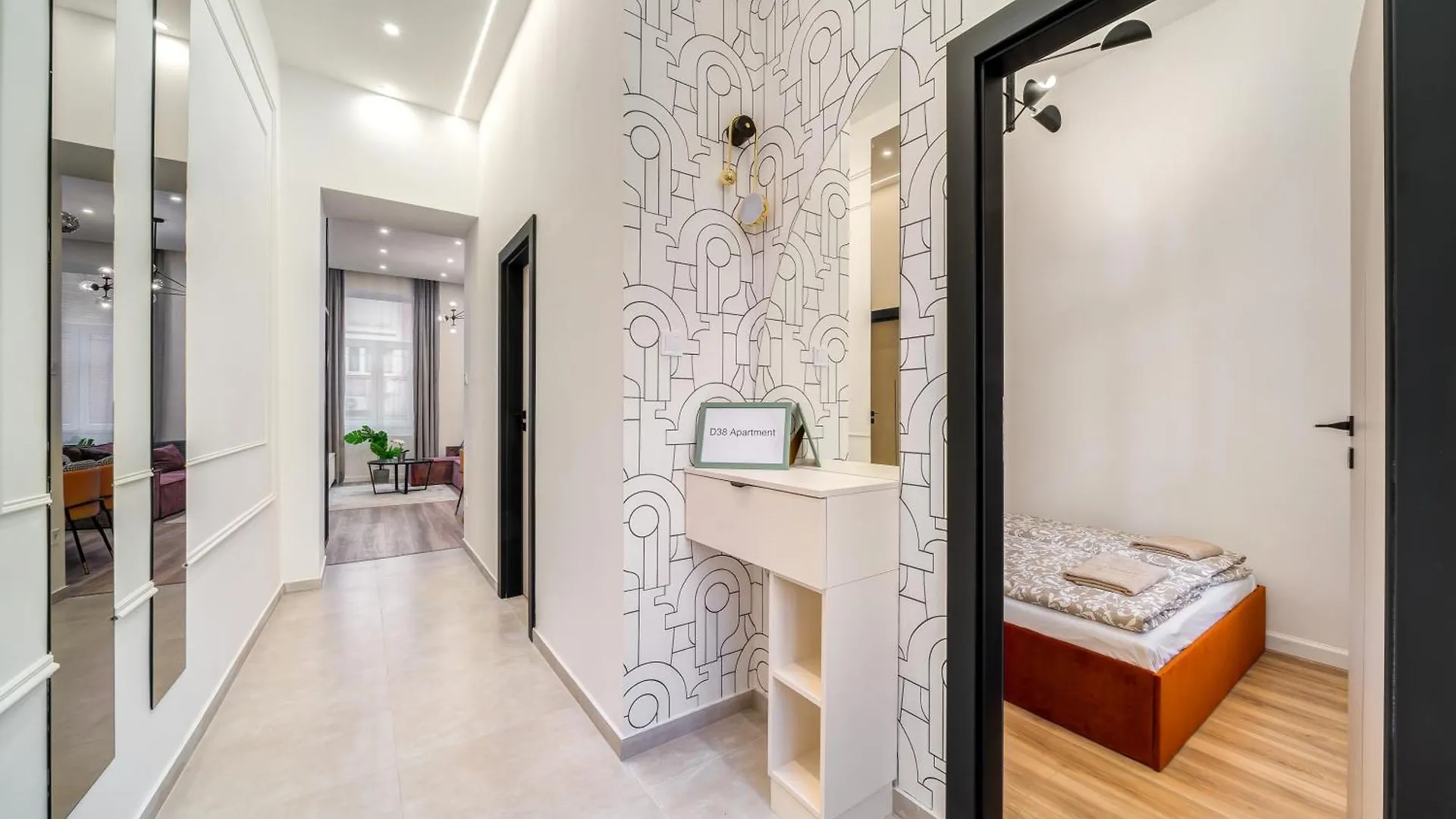 D38 Modern Suite Budapest 0*,