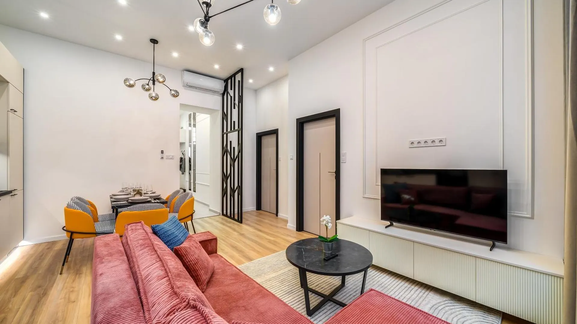 D38 Modern Suite Budapest Apartment