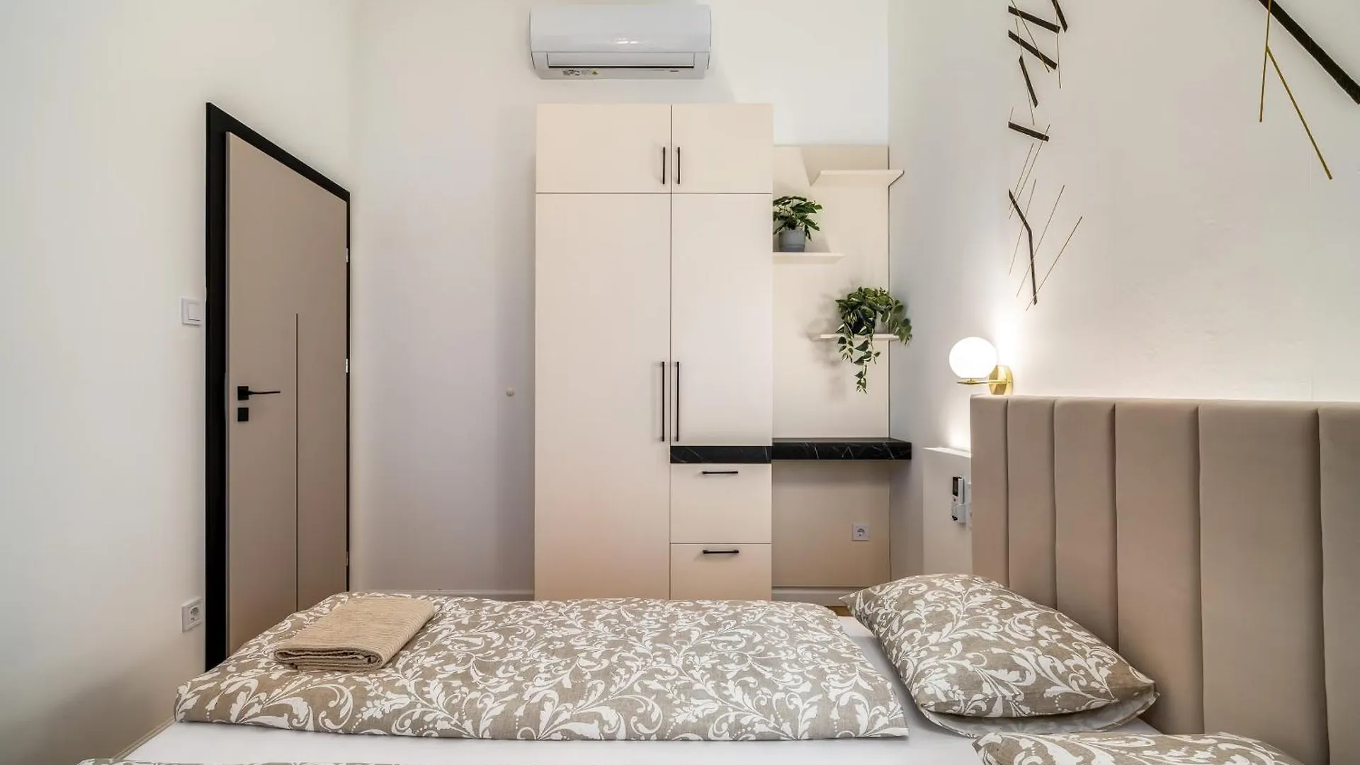 D38 Modern Suite Budapest Apartment